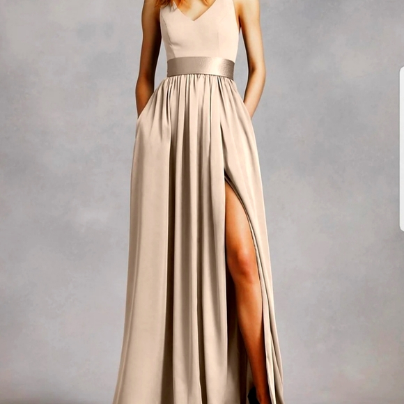 Vera Wang bridesmaid dress (champagne) NWOT - Picture 1 of 4